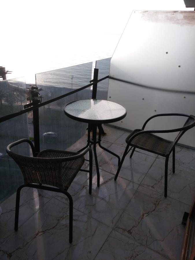 Apartment On The Back Sea Батуми Экстерьер фото